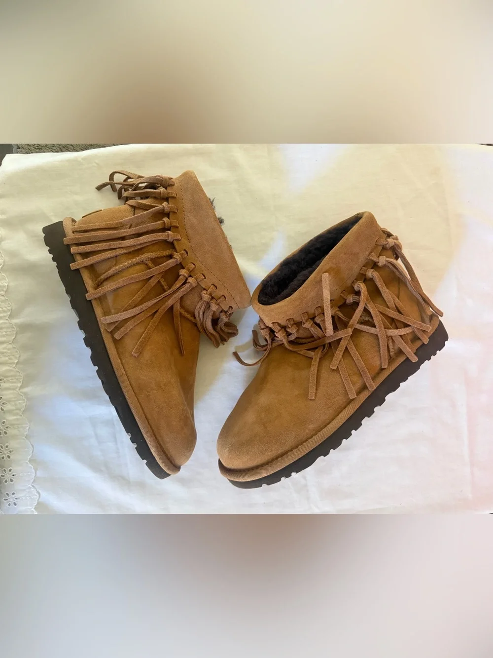 UGG Wynona fringe short boots